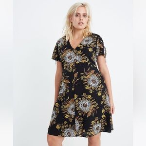 Open-Back Mini Dress in Painted Blooms - size 18